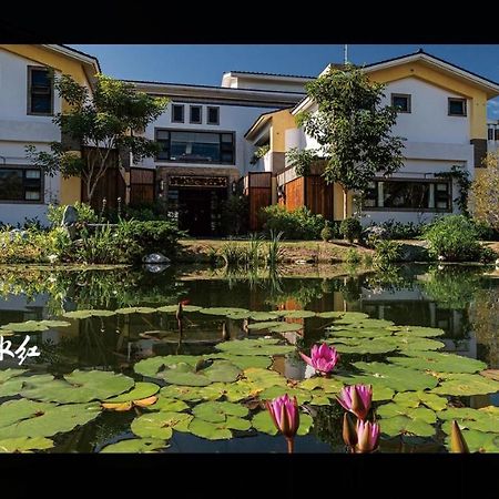 山花映水紅莊園民宿 Appartement Yuemei Buitenkant foto
