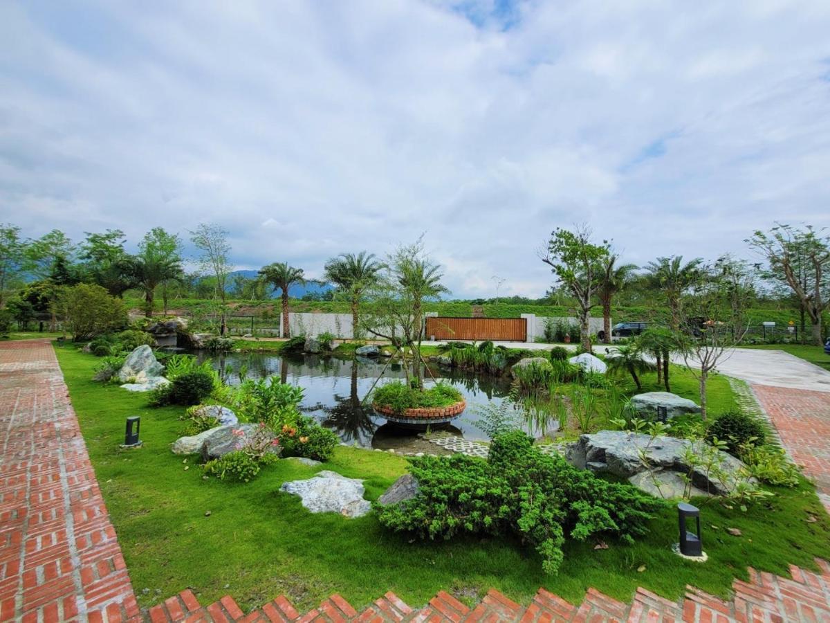 山花映水紅莊園民宿 Appartement Yuemei Buitenkant foto
